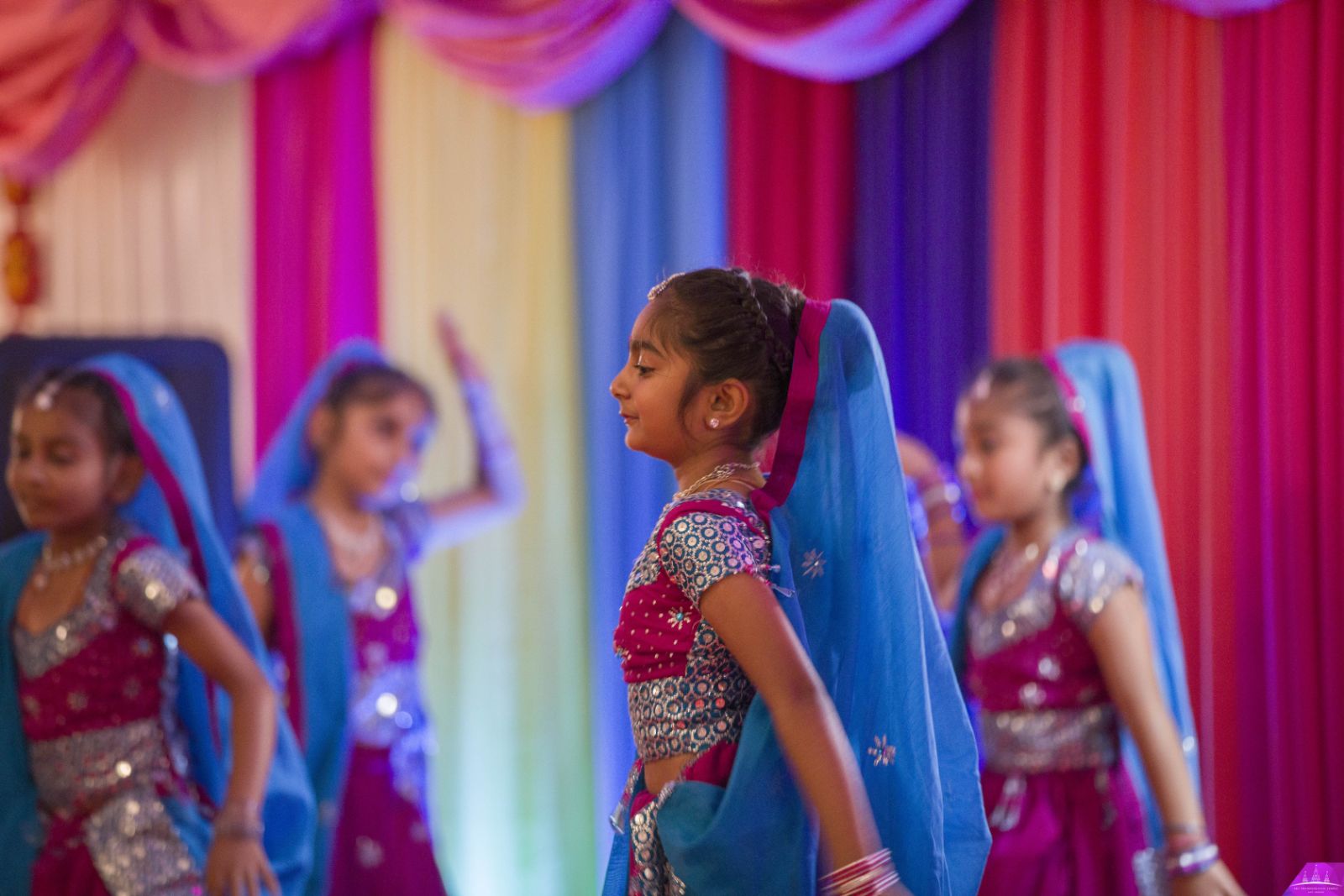 ©1987-2017 SKS Swaminarayan Temple East London
